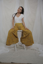 Load image into Gallery viewer, Dreamcatcher Pants Daffodil