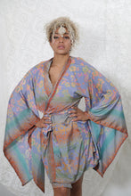 Load image into Gallery viewer, Dreamcatcher Kimono Harp