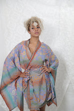 Load image into Gallery viewer, Dreamcatcher Kimono Harp