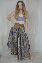 Load image into Gallery viewer, Dreamcatcher Pants Emerald Safire