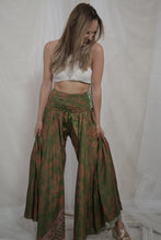 Load image into Gallery viewer, Dreamcatcher Pants Overthehills