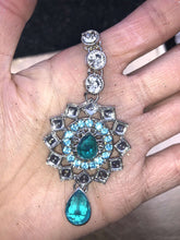 Load image into Gallery viewer, Surprise Maharani Head Piece (we will pick the colour)