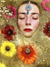Load image into Gallery viewer, Surprise Maharani Head Piece (we will pick the colour)