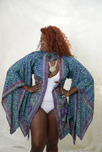 Load image into Gallery viewer, Dreamcatcher Kimono Short Bungalow

