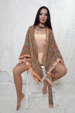 Load image into Gallery viewer, Dreamcatcher Kimono Short Love Bubble
